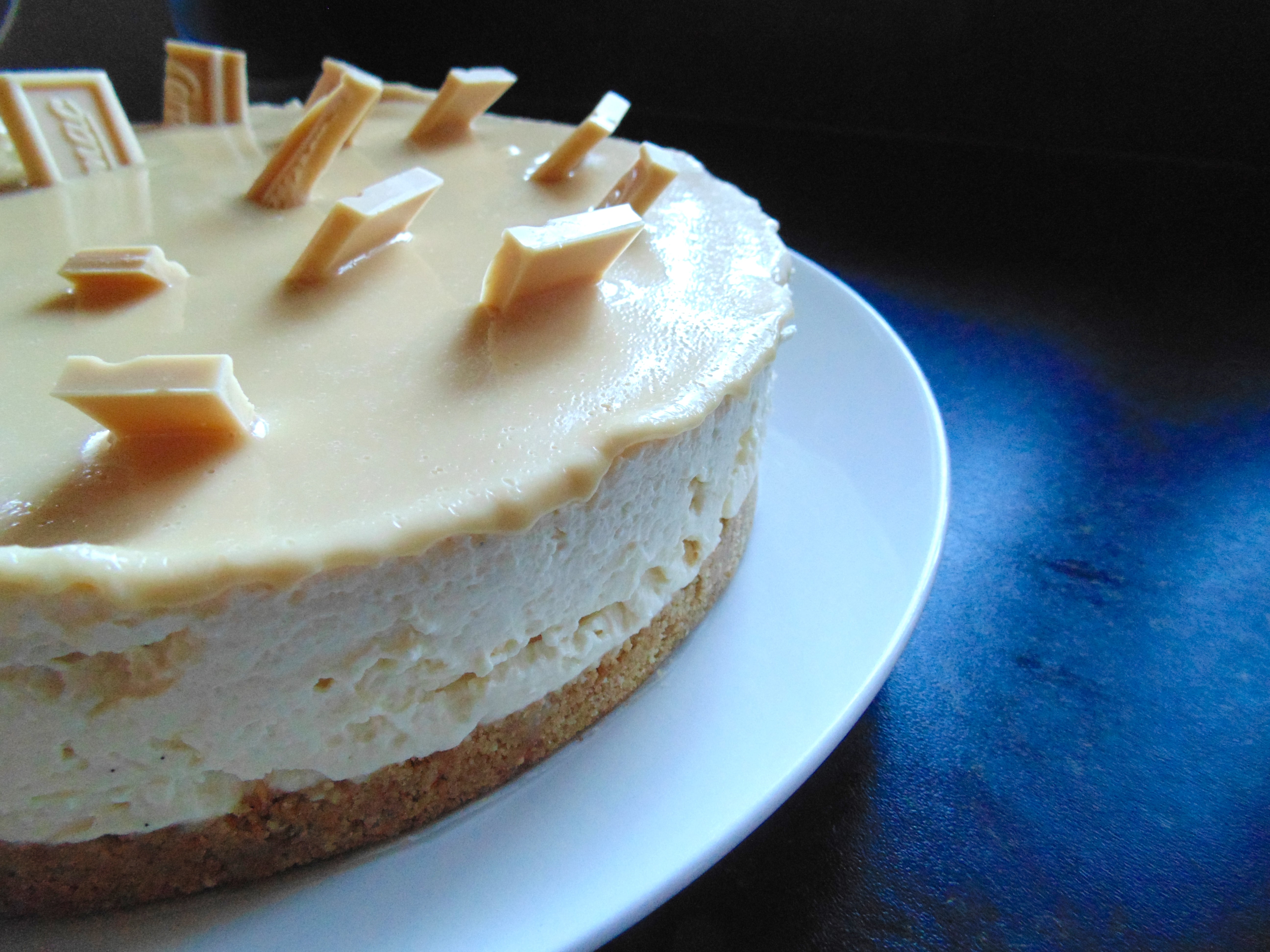 Caramac Cheesecake! - Maverick Baking