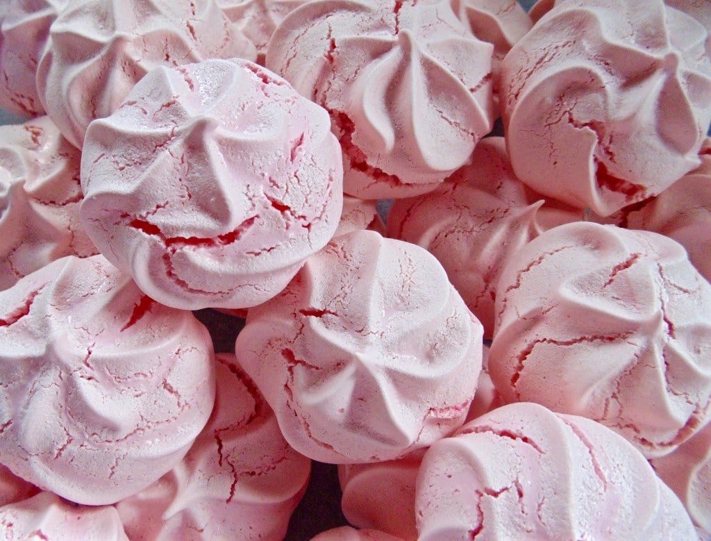 Vegan Meringue Kisses! - Maverick Baking