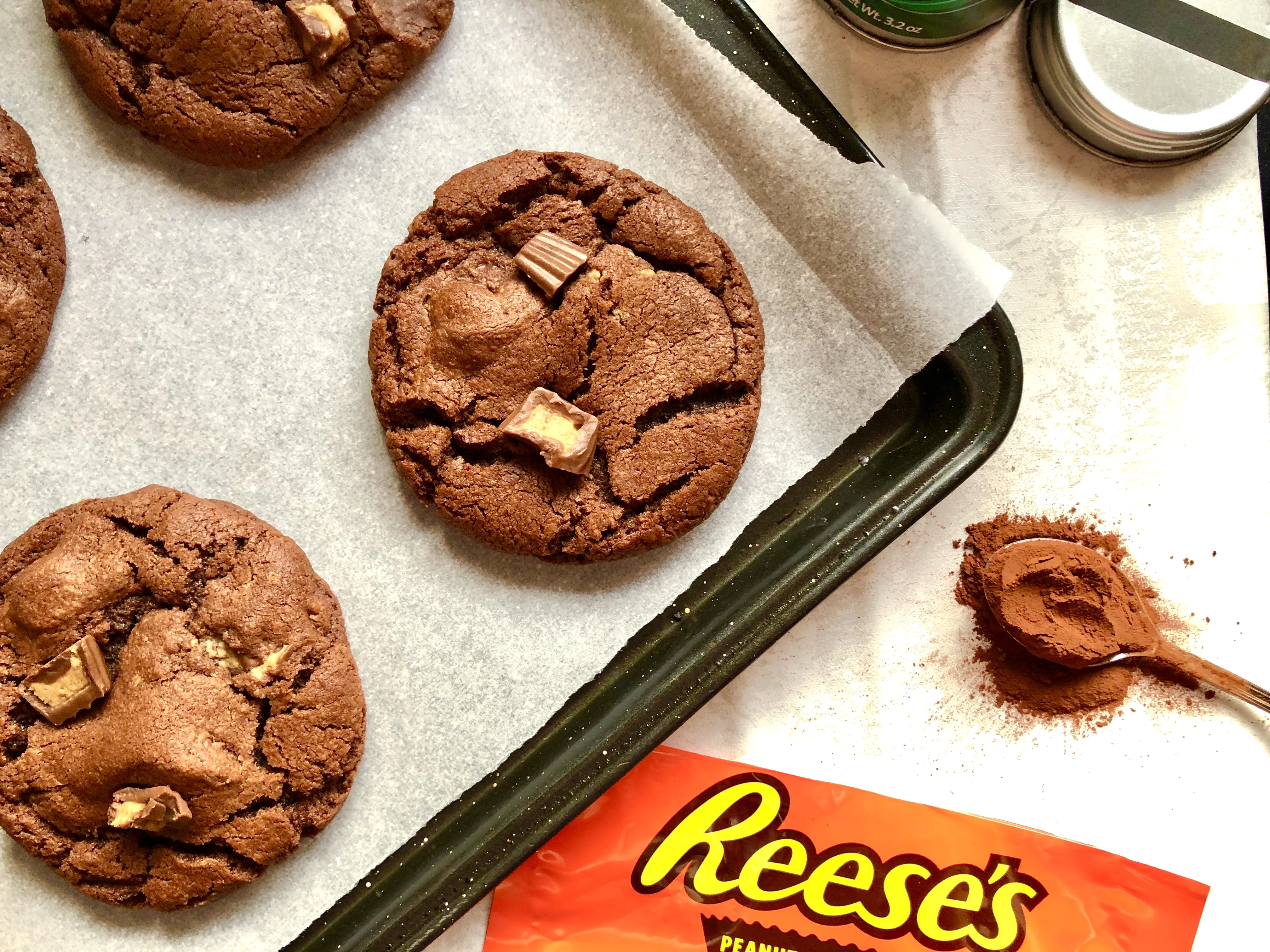 reese's chocolate peanut butter cup cookies