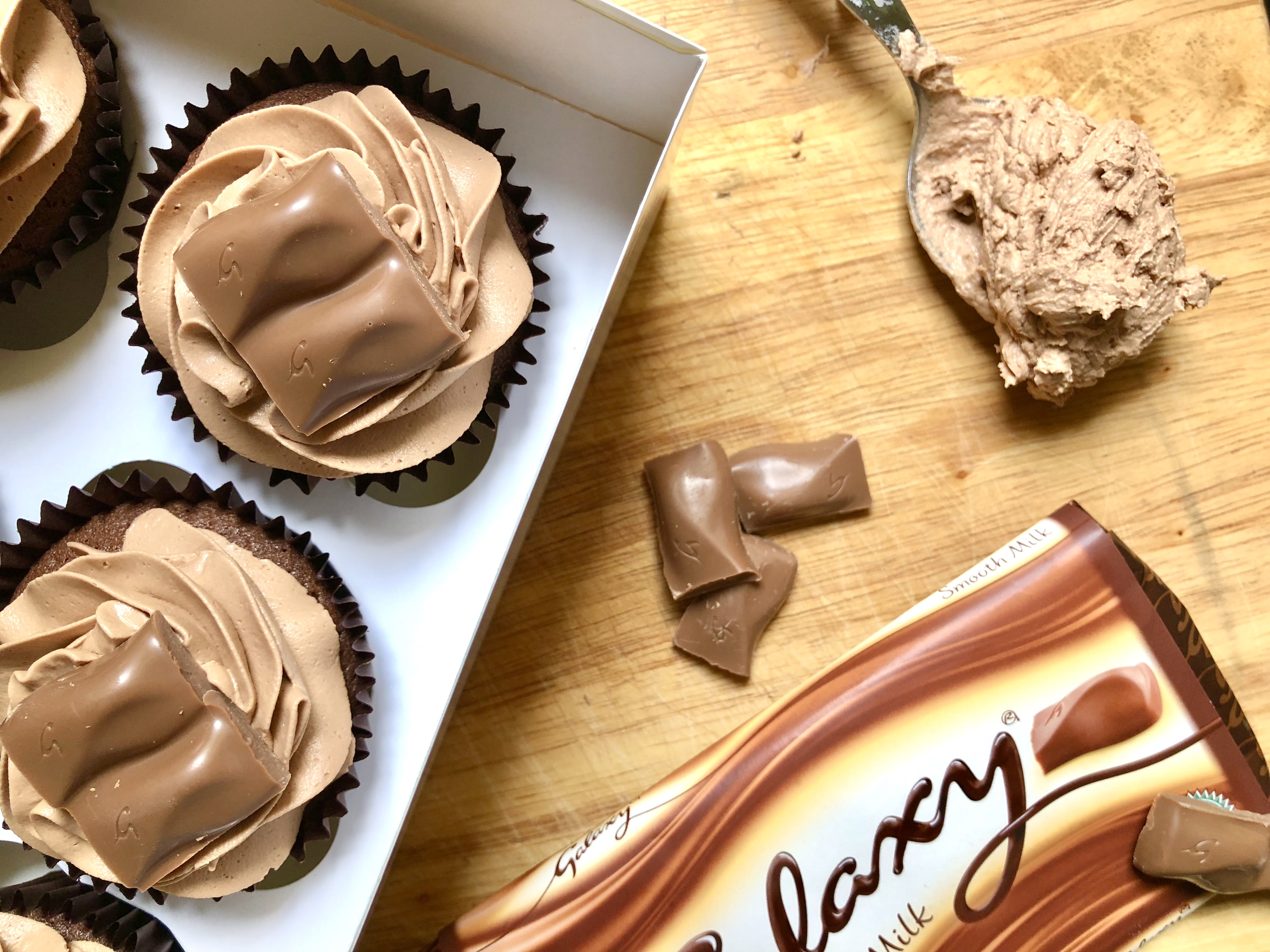Galaxy chocolate cupcakes