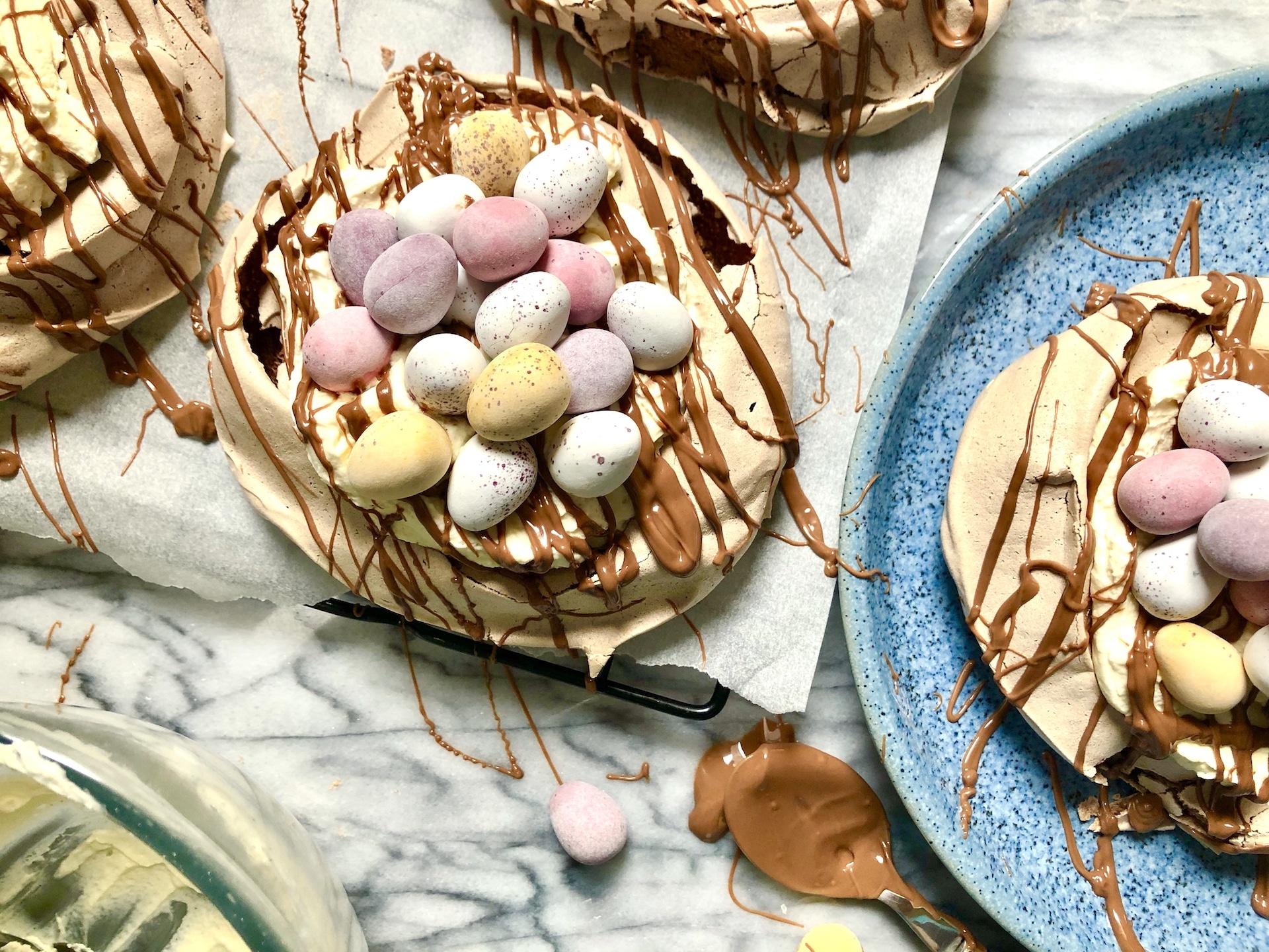 mini egg pavlovas