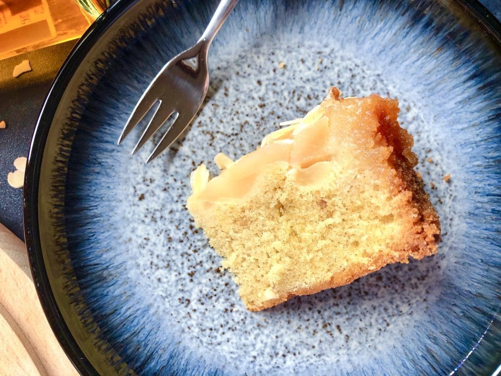 amaretto pear cake