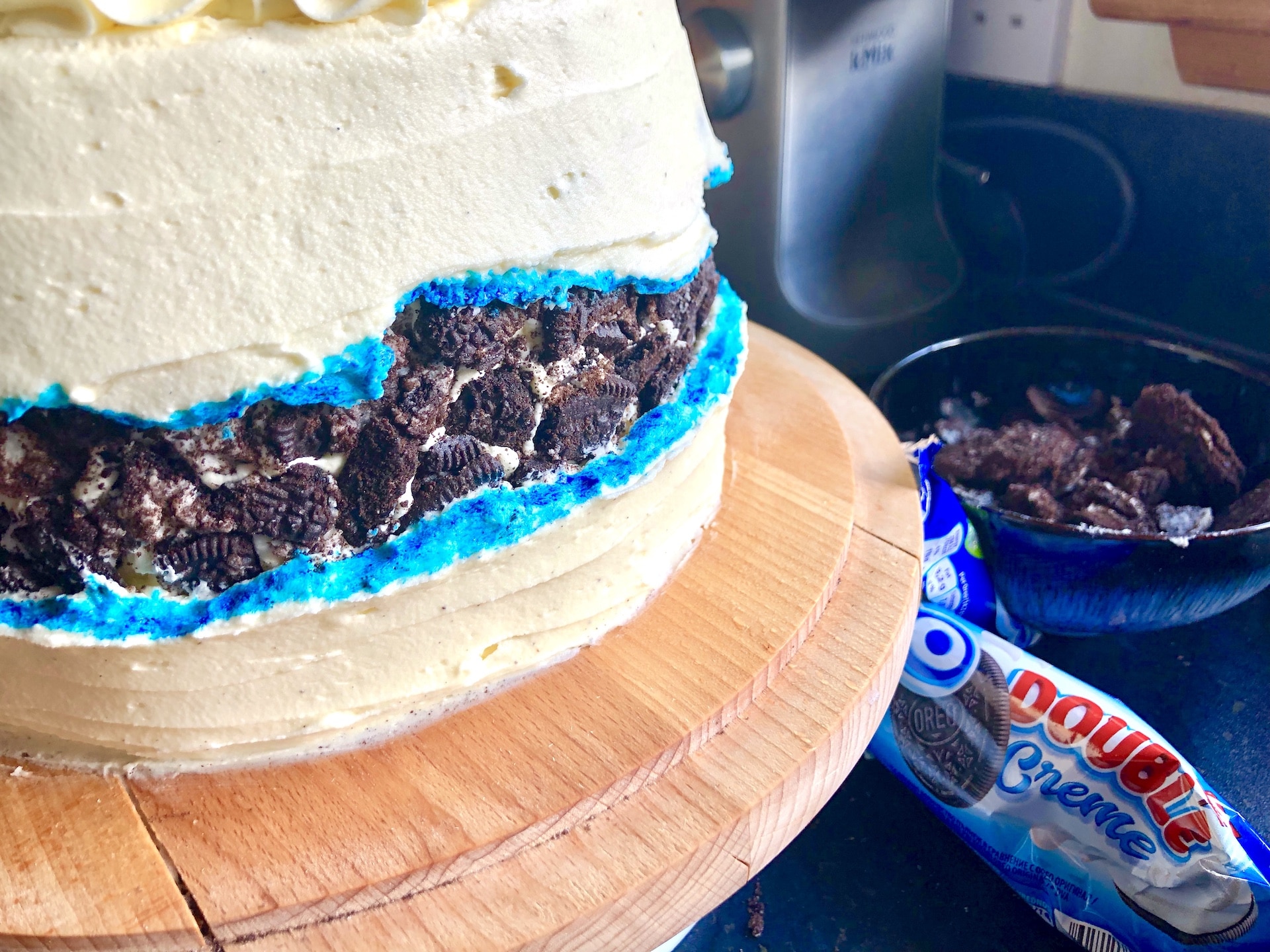 oreo fault line cake