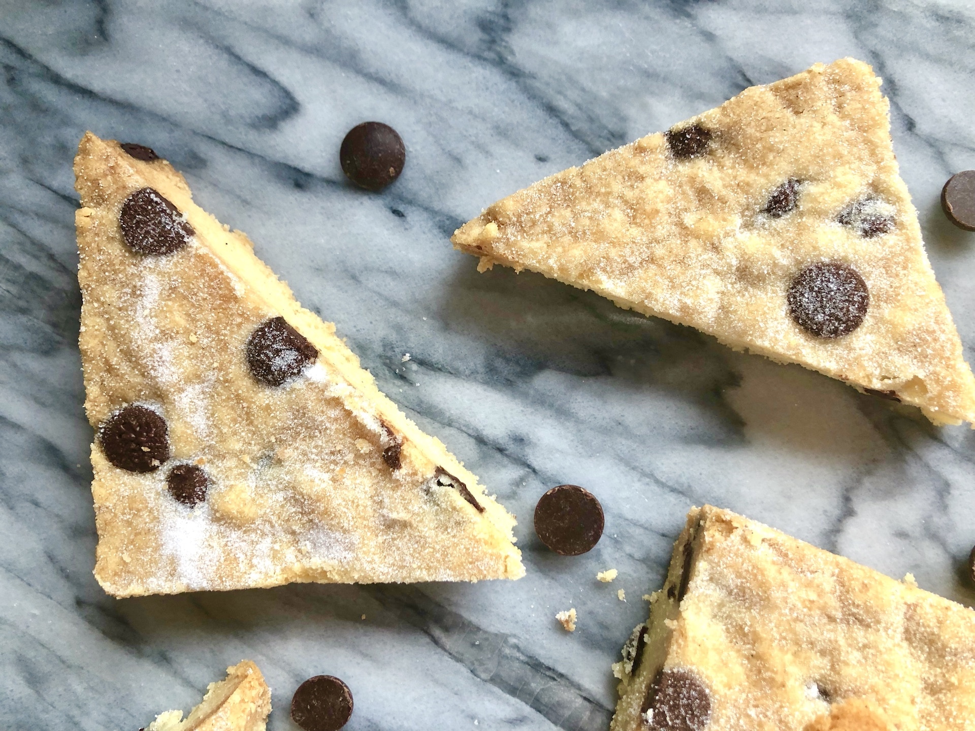 easy chocolate chip shortbread bars