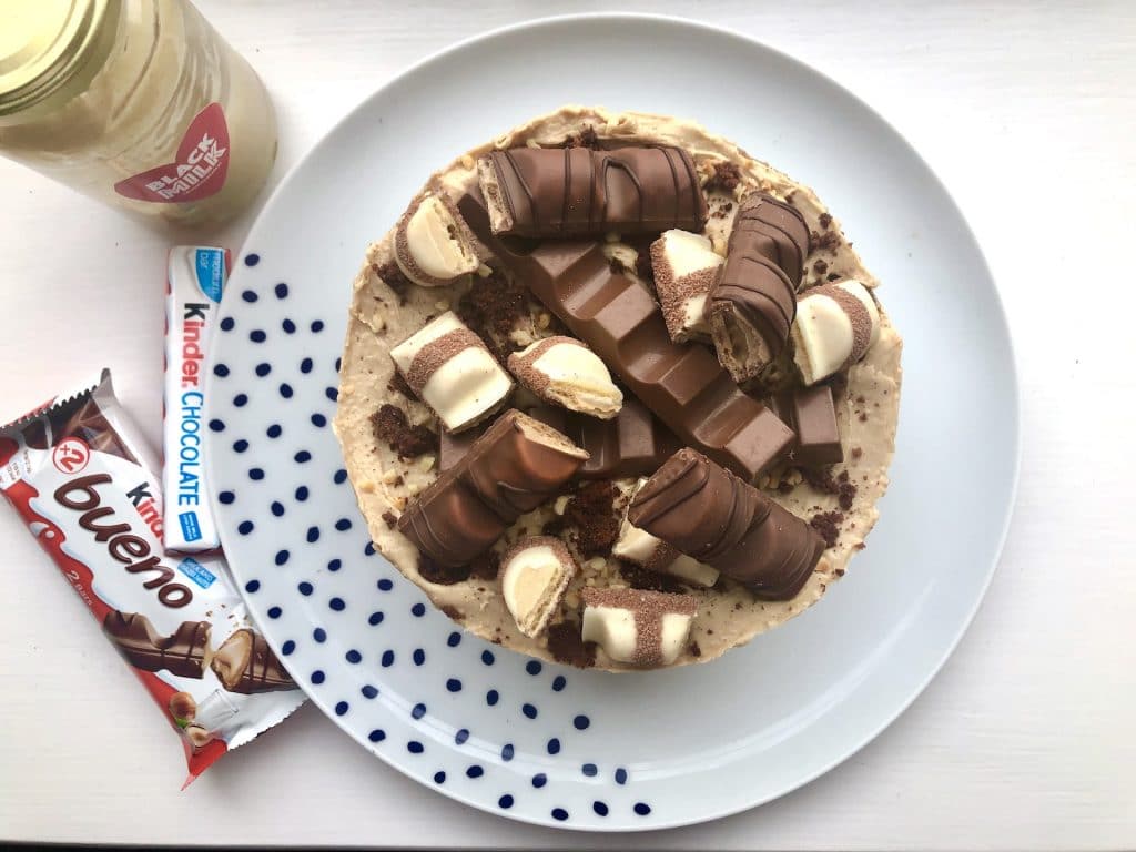 kinder bueno cake