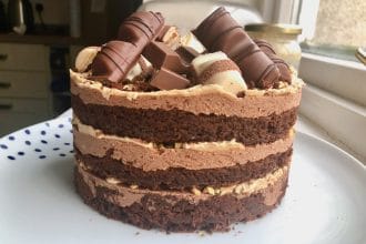 kinder bueno cake