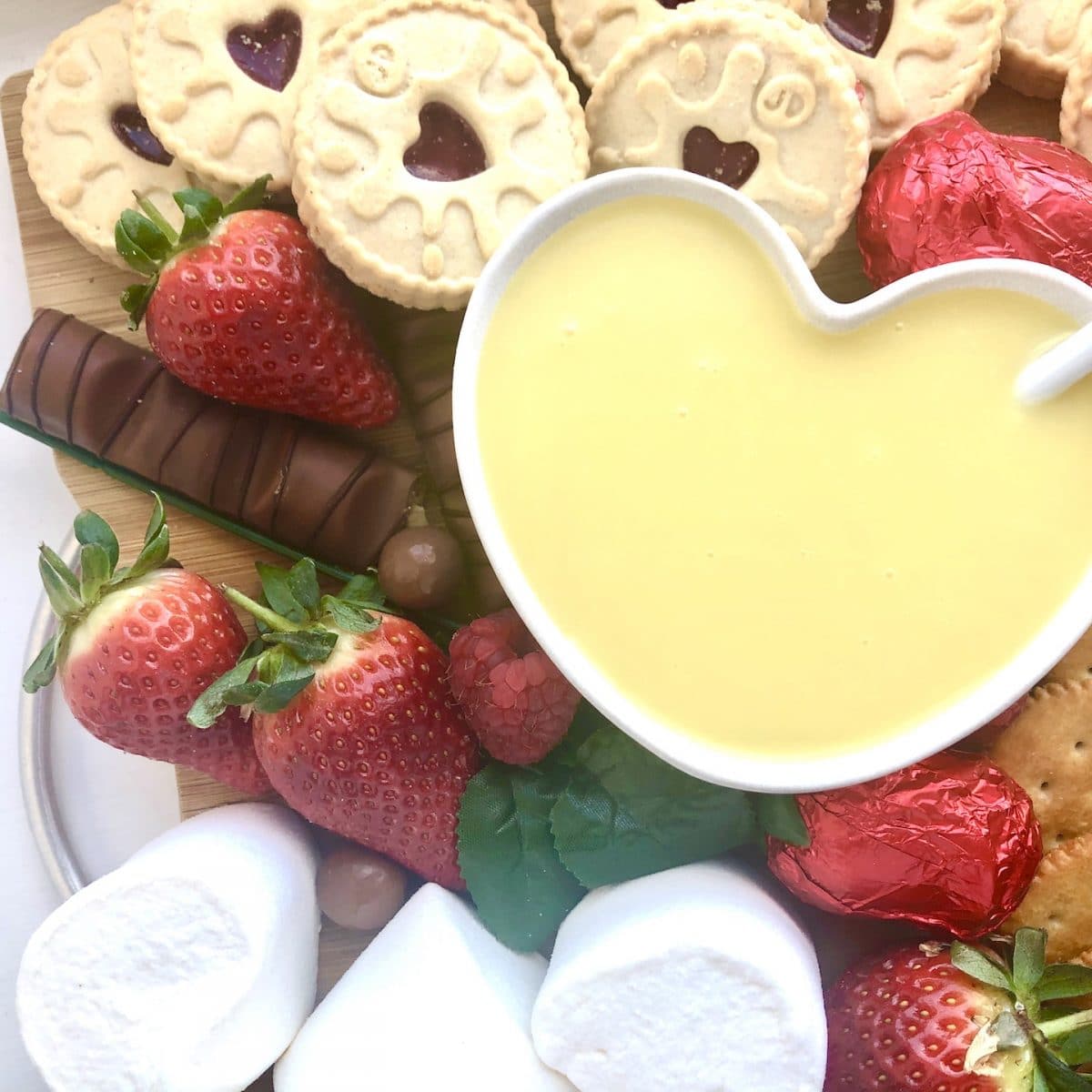 Valentine’s Day Chocolate Fondue Dessert Platter