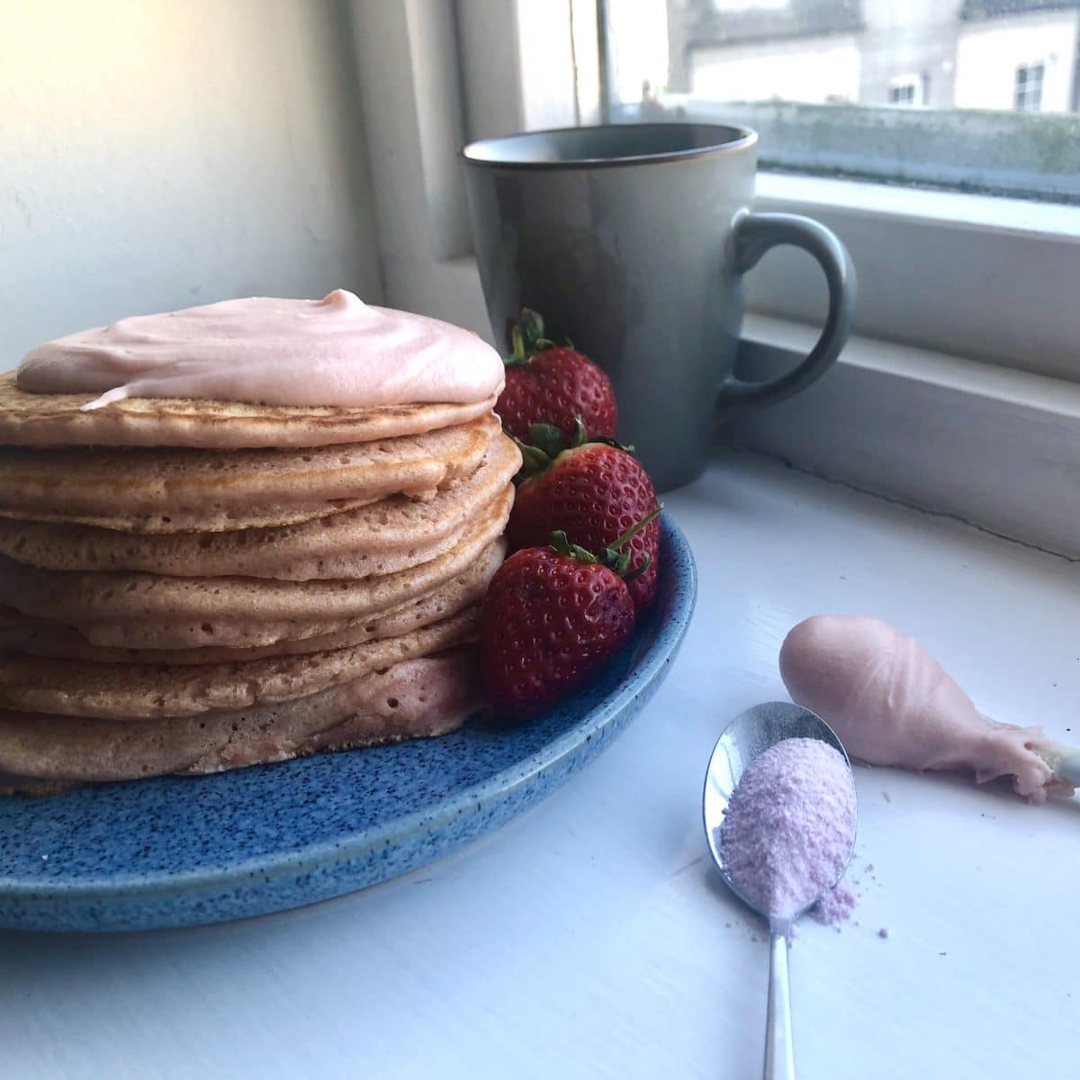 strawberry milkshake pancakes