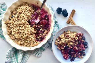 winter berry crumble