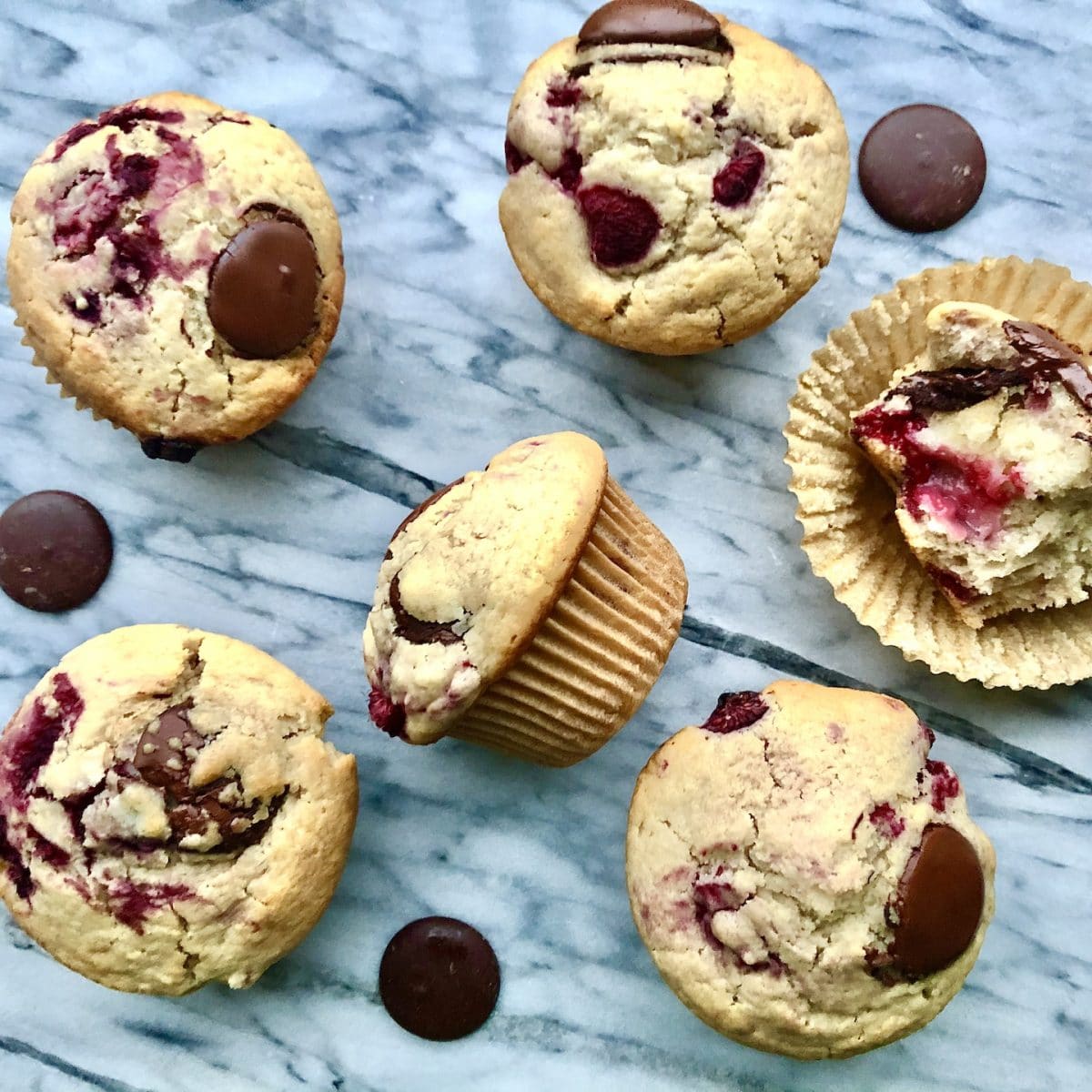 vegan raspberry dark chocolate muffins