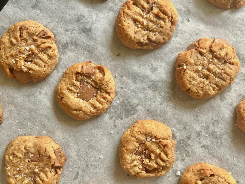 Banana Chocolate Peanut Butter Cookies